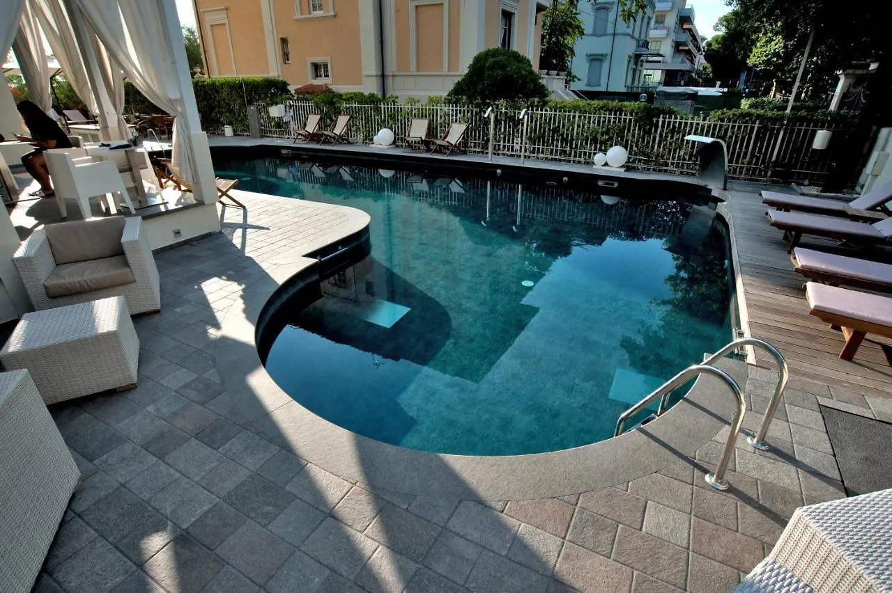 Le Rose Suite Hotel Rimini 4*,