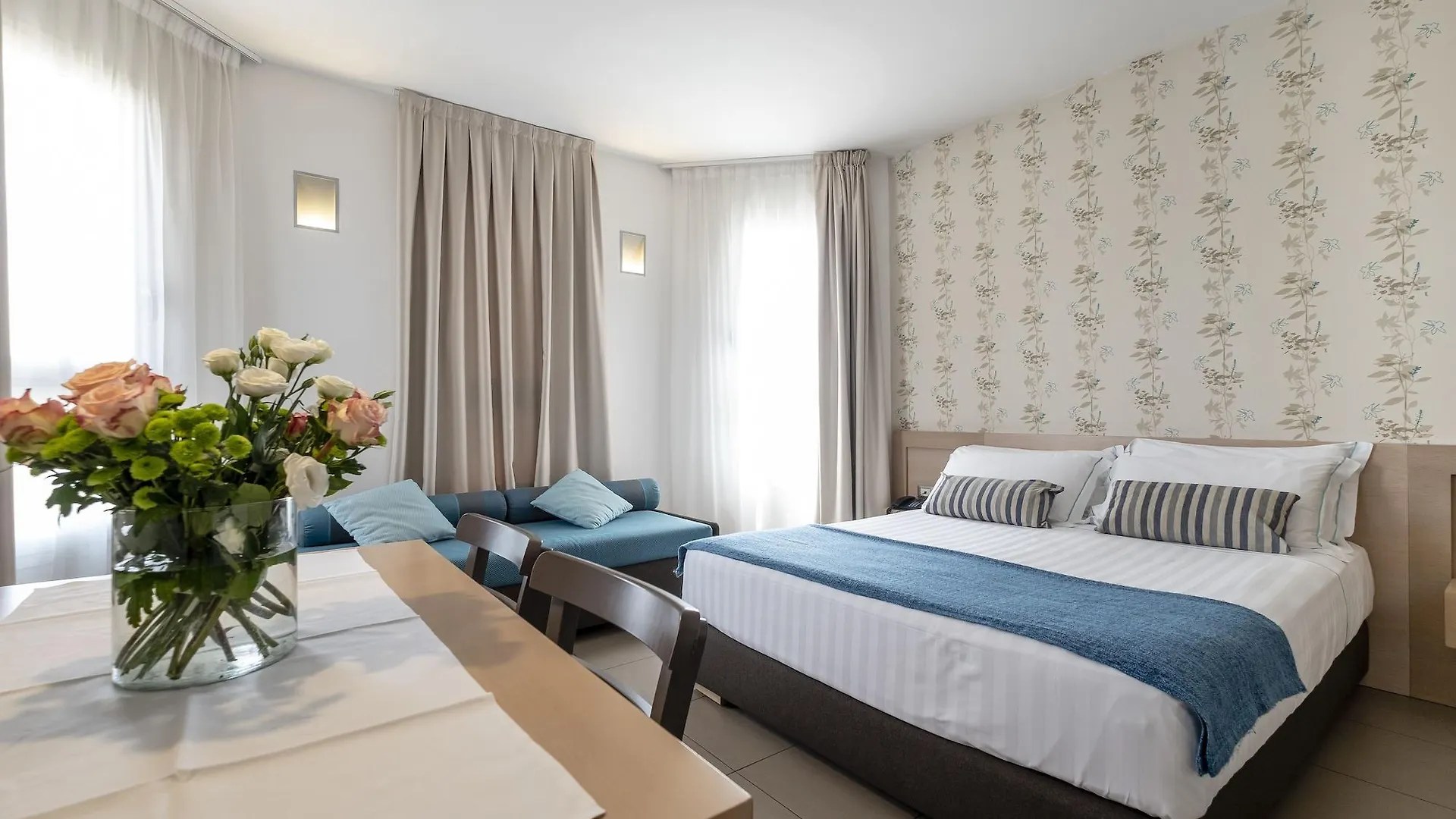 Le Rose Suite Hotel Rimini 4*,